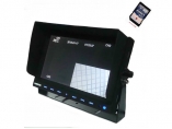9寸內(nèi)置DVR，四分割 車(chē)載顯示器,遮陽(yáng)板，可接4個(gè)攝像頭，4路同時(shí)顯示，4路實(shí)時(shí)錄像功能，32G/SD卡存盤(pán)回放 ，四路視頻切換